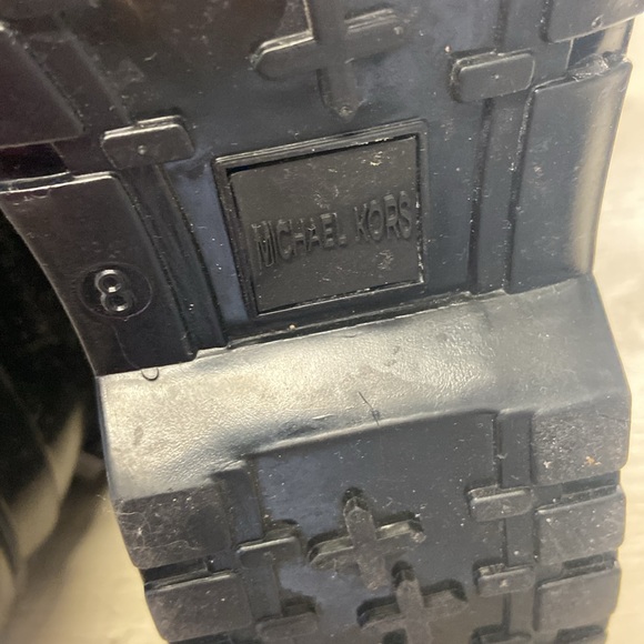 Michael kors snow boots size 8 with faux fur trim - Picture 4 of 4